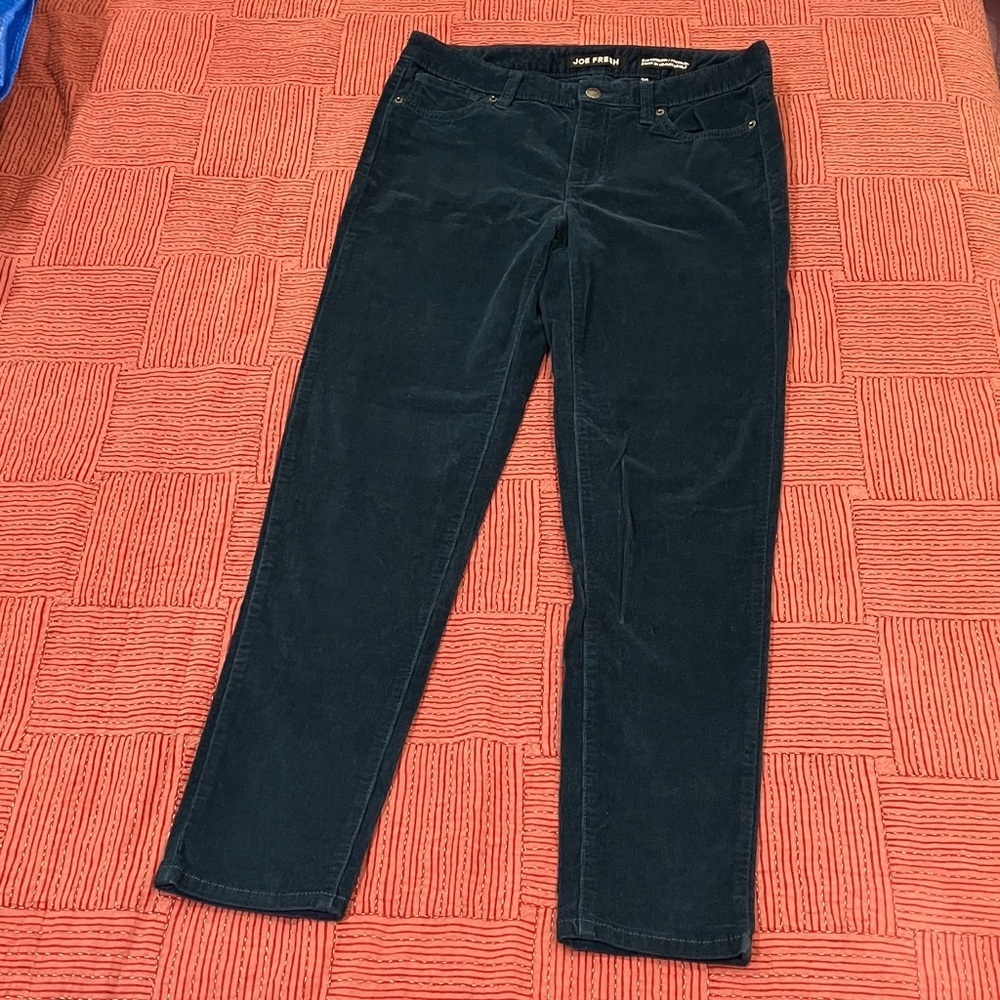 Womenโs W32L31 corduroy Joe Fresh slim fit velour pants